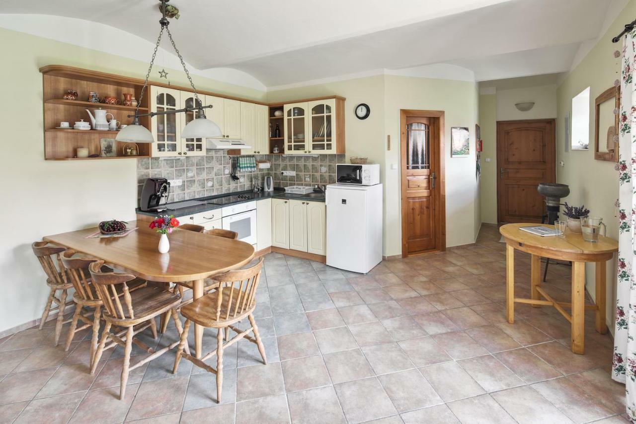 Apartament Zeleny Statek Bzova Zewnętrze zdjęcie