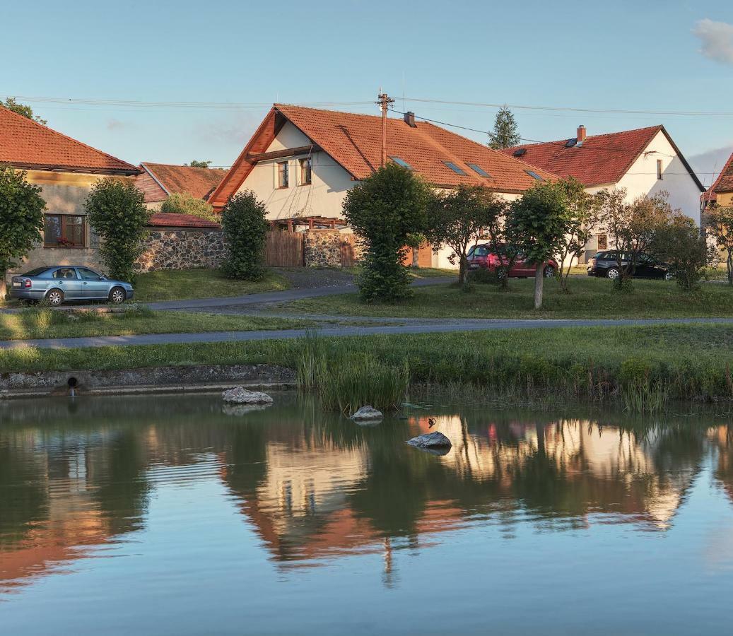 Apartament Zeleny Statek Bzova Zewnętrze zdjęcie